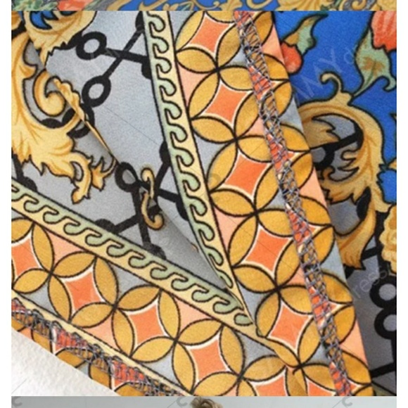 Bohemia V-Neck - Picture 5 of 8